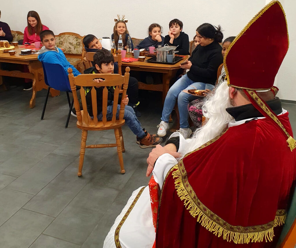 Leckeren Kuchen und Punsch